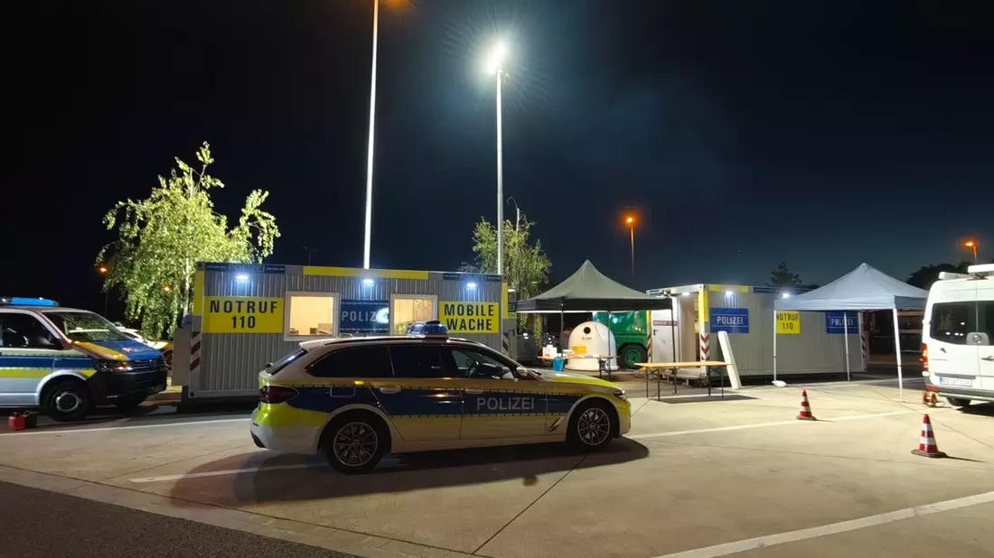 POL-LG: Schwerpunktkontrolle auf der BAB 7: Polizei stellt zahlreiche Verstöße fest - enge Zusammenarbeit mit Zoll und Landkreis - Bild: presseportal.de