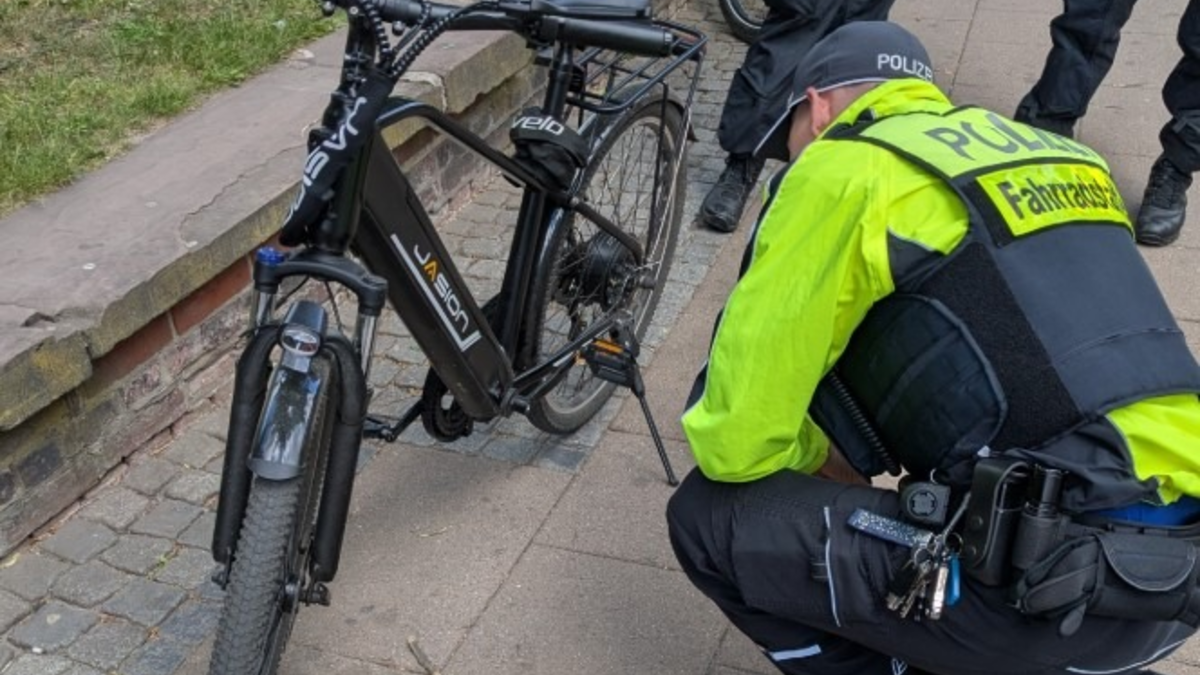 POL-LG: ++ Polizei kontrolliert motorisierte Fahrräder und Elektrokleinstfahrzeuge im Stadtgebiet ++ Mehrere Fahrräder sichergestellt ++ 37 Straftaten in wenigen Stunden registriert ++ - Foto: presseportal.de