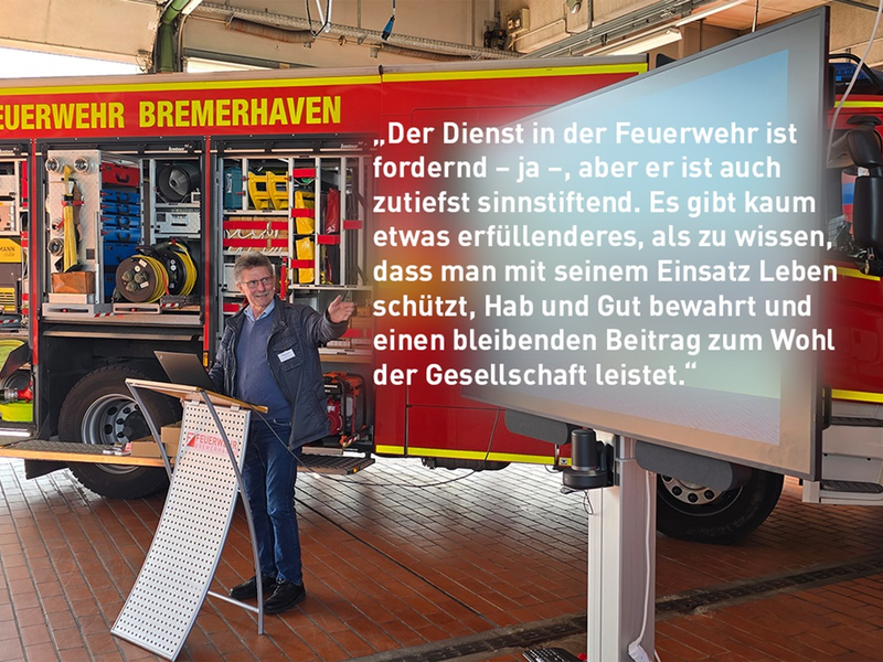 FW Bremerhaven: Feuerwehrdezernent Stadtrat Peter Skusa eröffnete die Informationsveranstaltung Dein Weg zur Feuerwehr - Bewerbungen noch bis zum 18. Mai möglich - Foto: presseportal.de