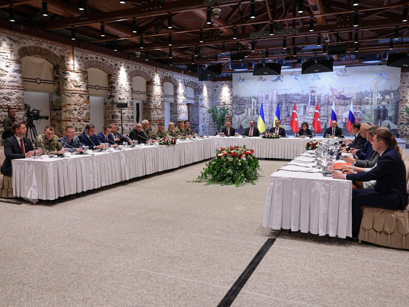 Zum dritten Mal sollen Vertreter der Russlands und der angegriffenen Ukraine in Istanbul zu Gesprächen zusammenkommen. (Archivbild) - Foto: Handout/Türkisches Außenministerium/dpa