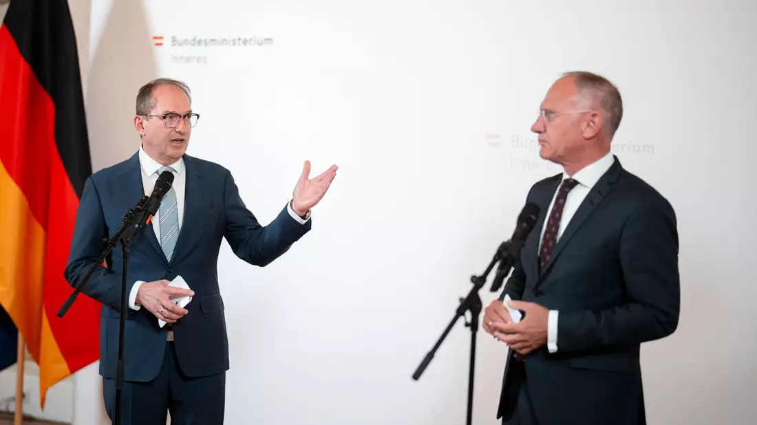 Die konservativen Innenminister demonstrieren Harmonie.  - Bild: Georg Hochmuth/APA/dpa