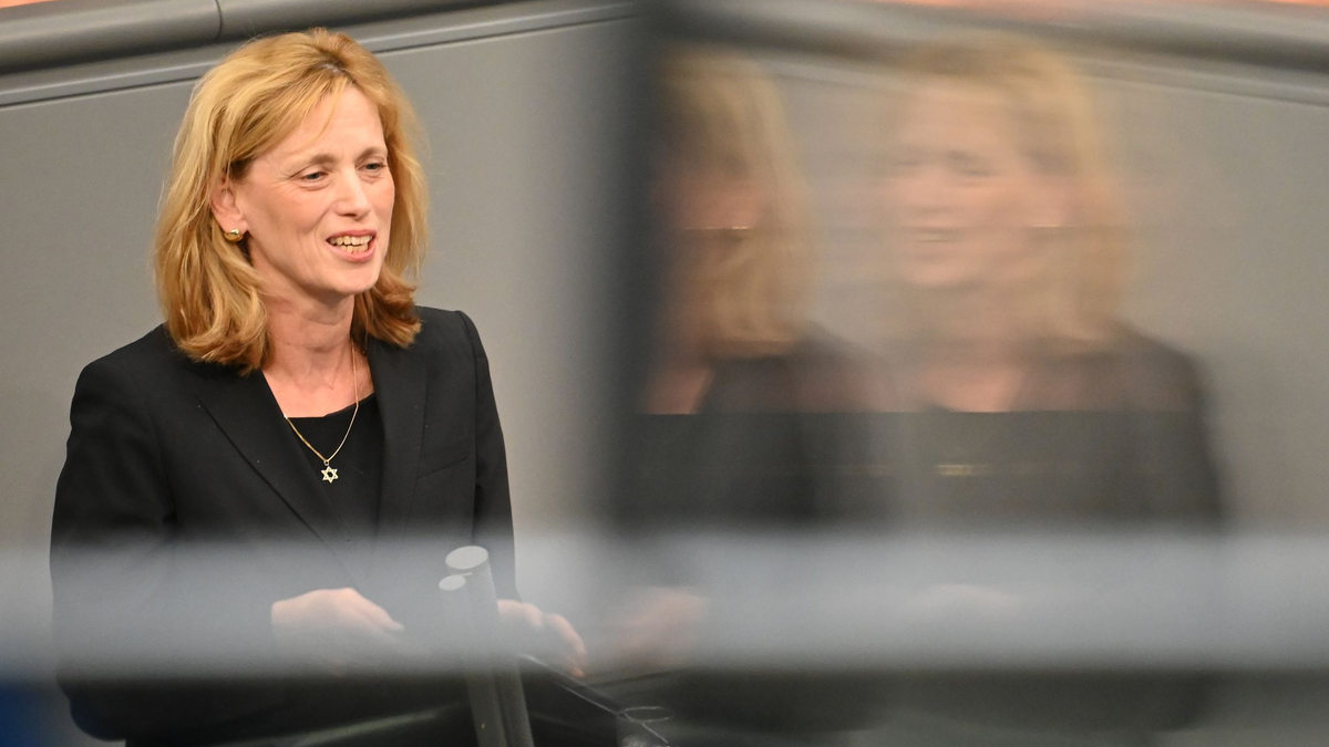 Will jüdisches Leben in Deutschland sichtbar machen: Karin Prien. - Foto: Katharina Kausche/dpa