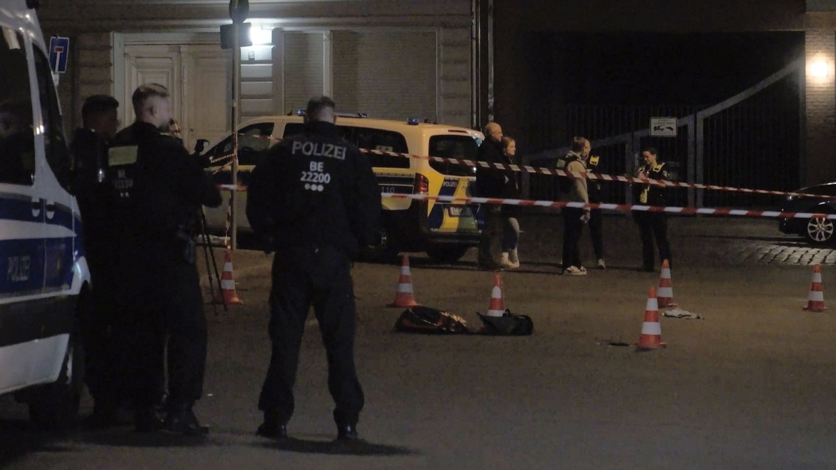 Nach dem Messerangriff auf einen Polizisten sind noch etliche Fragen offen.  - Foto: Julius-Christian Schreiner/dpa