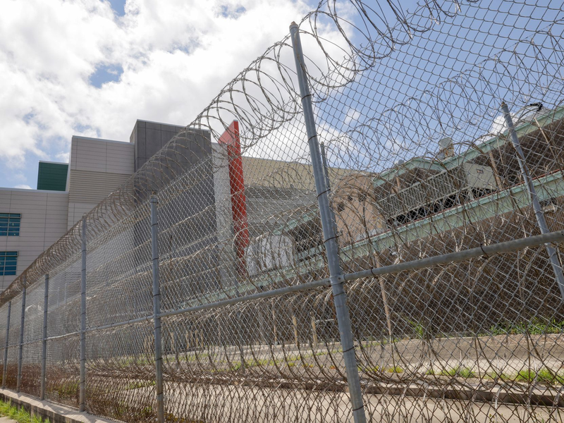 Nach einem Gefängnisausbruch sind immer noch mehrere Männer in den USA auf der Flucht.  - Foto: Brett Duke/The Advocate/AP/dpa