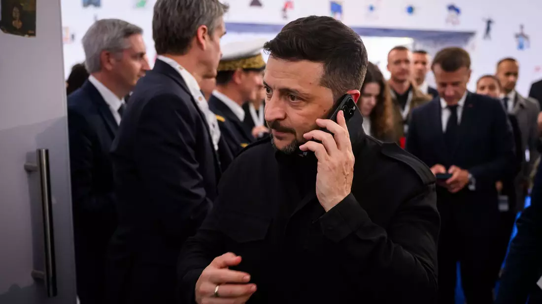 Selenskyj fordert die Verbündeten seines Landes zu mehr Druck auf Russland auf, damit das Töten ein Ende hat.  - Bild: Leon Neal/Getty Pool via AP/dpa