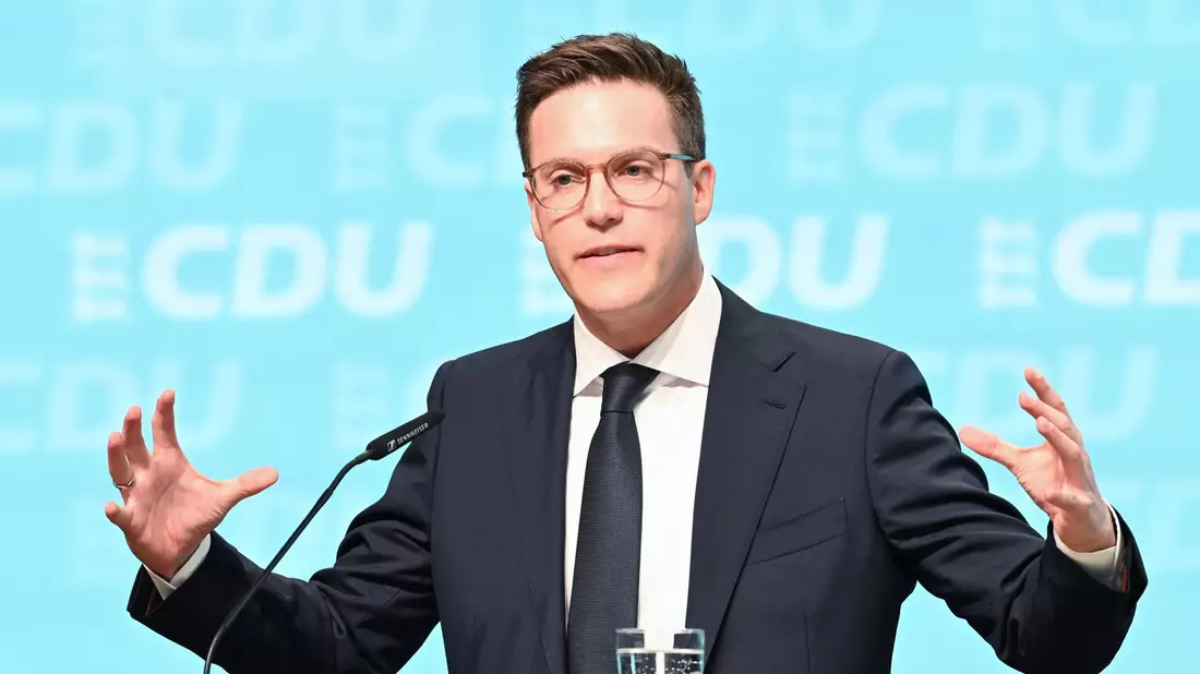 Der 37-Jährige hat einen schnellen Aufstieg hinter sich. - Bild: Bernd Weißbrod/dpa