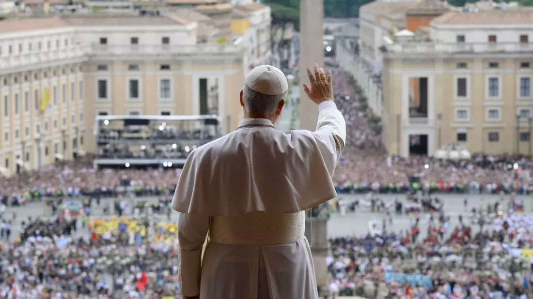 Papst Leo XIV. feiert am Sonntag seine offizielle Amtseinführung. (Archivbild) - Bild: Francesco Sforza/Vatican Media/AP/dpa