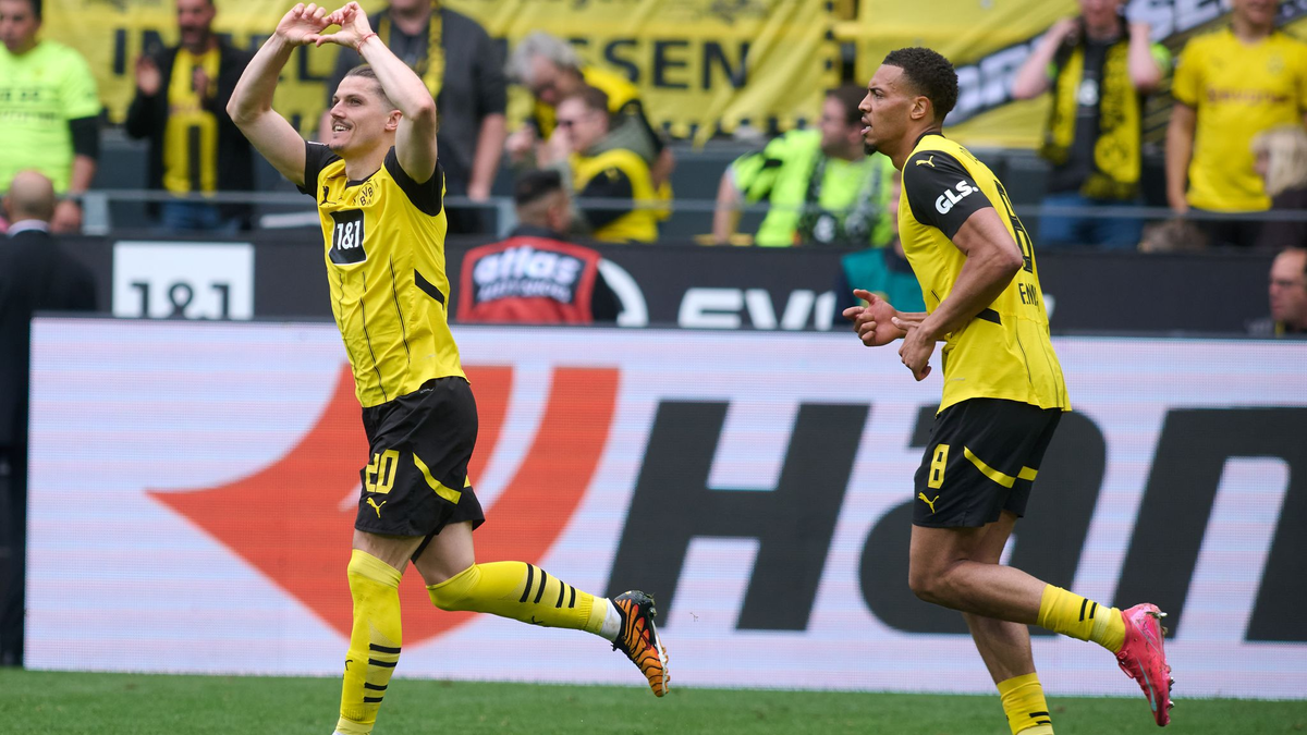 Der BVB jubelt über das 3:0. - Foto: Bernd Thissen/dpa