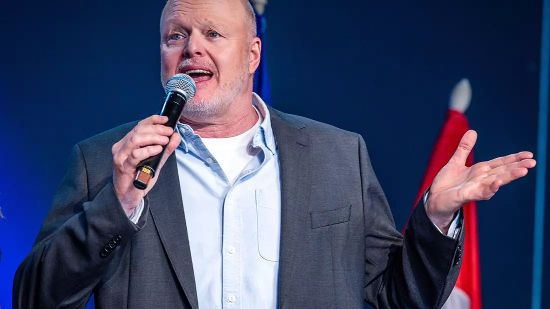Wie geht der ESC für TV-Entertainer Stefan Raab und Deutschland aus? (Archivbild) - Bild: Jens Büttner/dpa