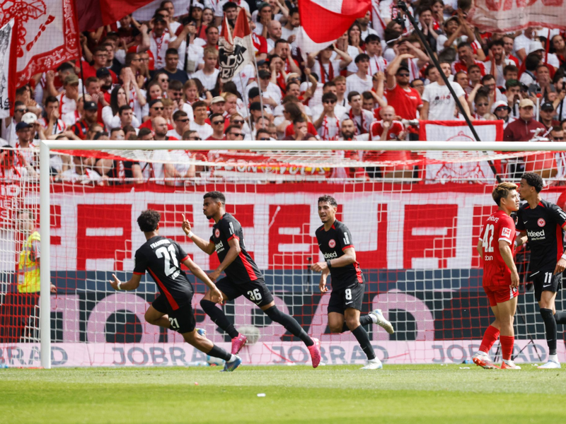 Freiburg und Frankfurt lieferten sich ein packendes Rennen um die Champions League. - Foto: Philipp von Ditfurth/dpa