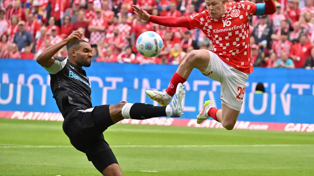 Xabi Alonso konnte bei seinem letzten Spiel als Coach von Bayer Leverkusen nicht mit der Leistung seiner Mannschaft zufrieden sein. - Bild: Torsten Silz/dpa