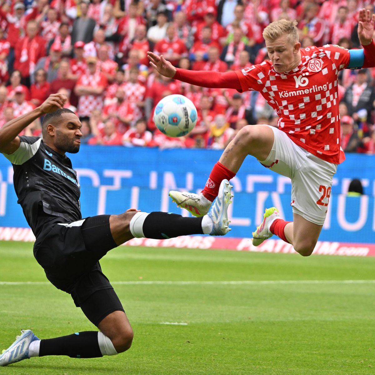 Xabi Alonso konnte bei seinem letzten Spiel als Coach von Bayer Leverkusen nicht mit der Leistung seiner Mannschaft zufrieden sein. - Foto: Torsten Silz/dpa