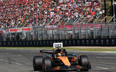 WM-Spitzenreiter Oscar Piastri startet den Grand Prix in Imola von ganz vorn. - Foto: Luca Bruno/Pool AP/AP/dpa