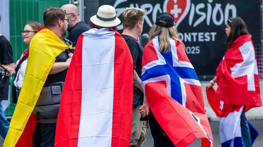 Um diese Trophäe geht es - und den ESC-Sieg in Wien. - Bild: Jens Büttner/dpa