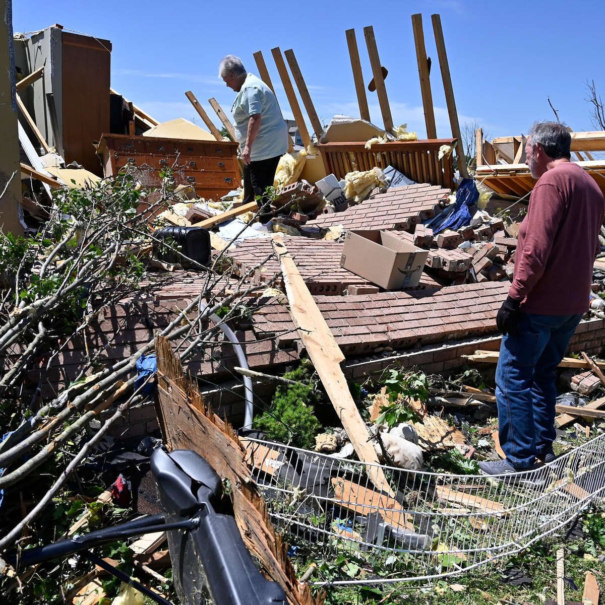 Die schweren Stürme haben Häuser und Existenzen zerstört - wie hier in London im Bundesstaat Kentucky.  - Foto: Timothy D. Easley/FR43398 AP/AP/dpa