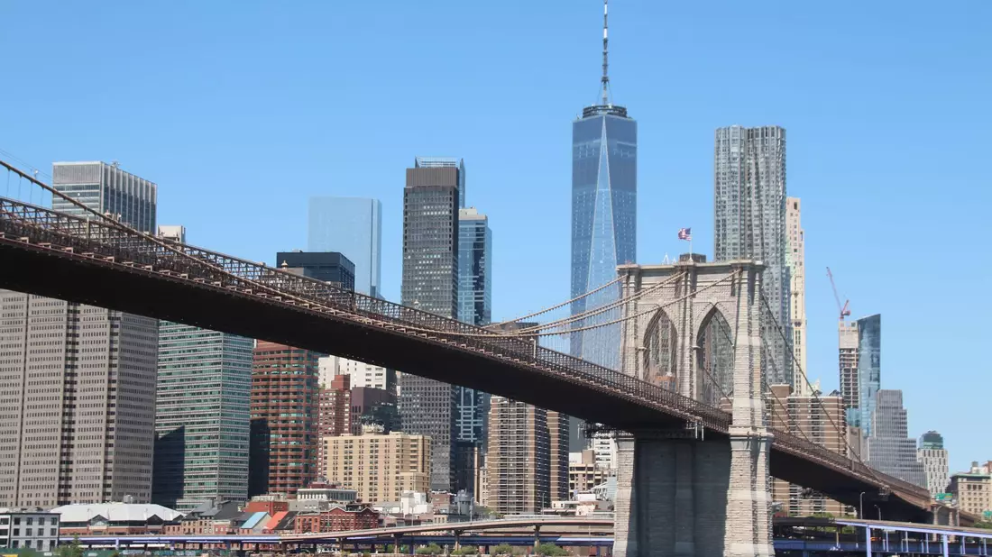 Die Brooklyn Bridge in New York wurde am Abend zum Unglücksort. (Archivbild) - Bild: Christina Horsten/dpa