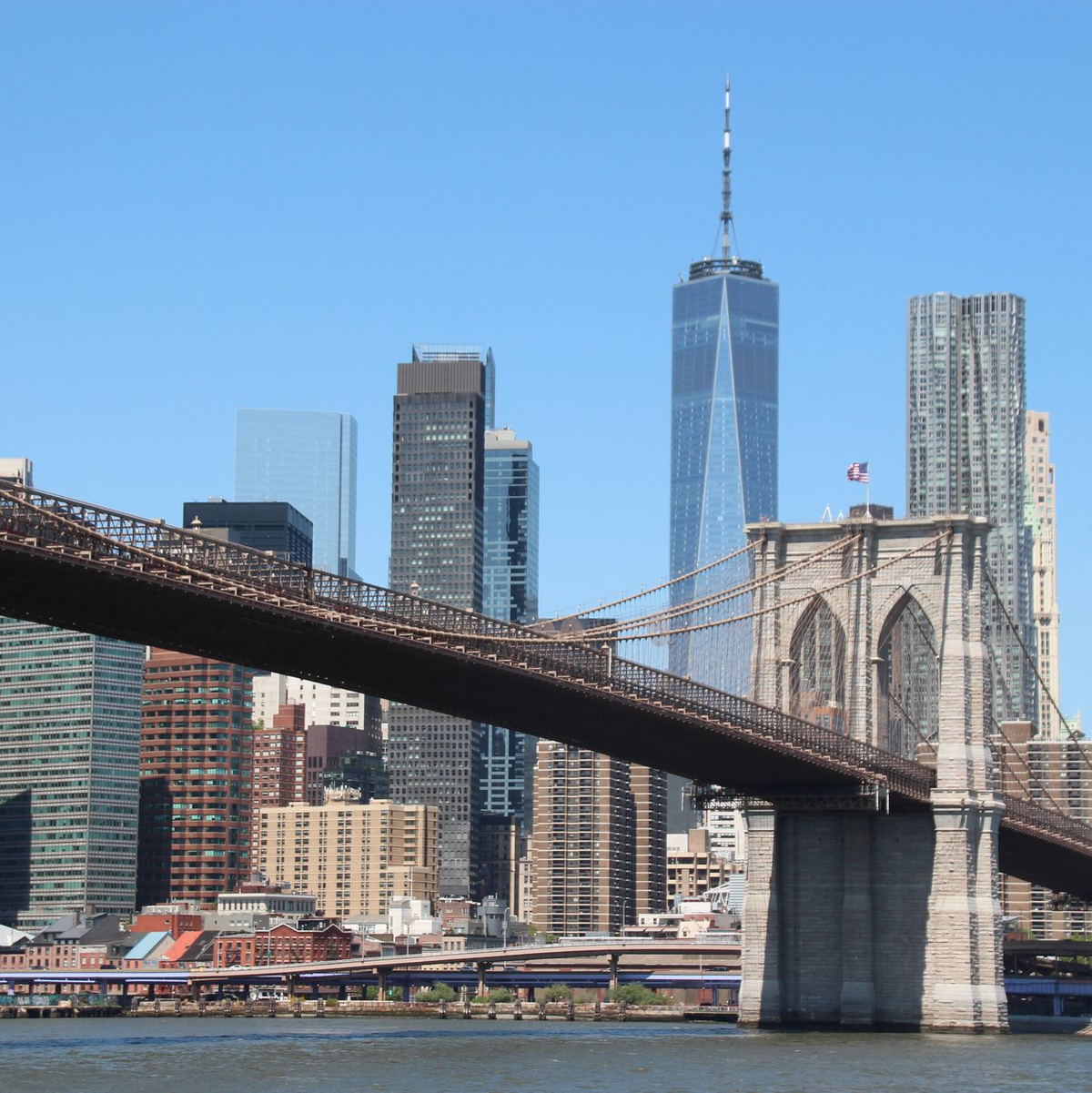 Die Brooklyn Bridge in New York wurde am Abend zum Unglücksort. (Archivbild) - Foto: Christina Horsten/dpa
