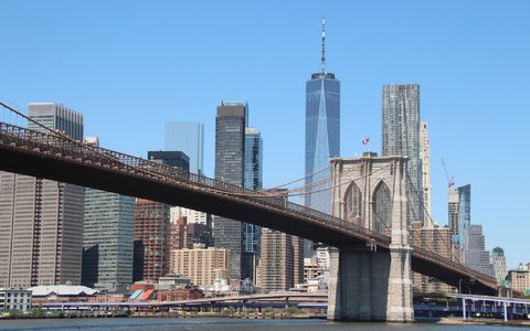 Die Brooklyn Bridge in New York wurde am Abend zum Unglücksort. (Archivbild) - Foto: Christina Horsten/dpa