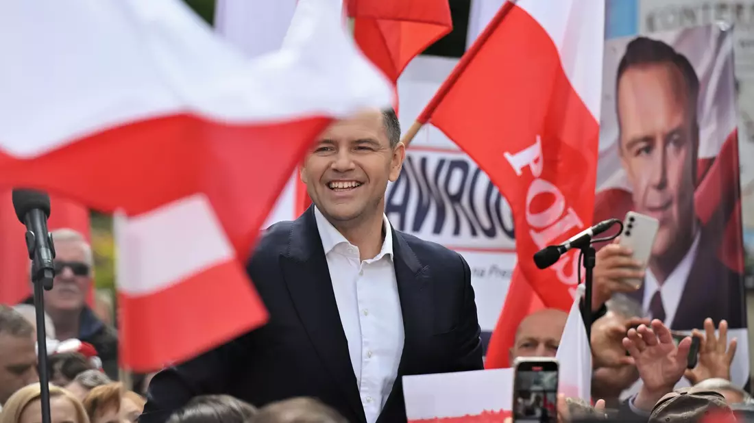 Der parteilose Historiker Karol Nawrocki geht als Kandidat für die nationalkonservative PiS in die Stichwahl um Polens Präsidentschaft. (Archivbild) - Bild: Piotr Polak/PAP/dpa