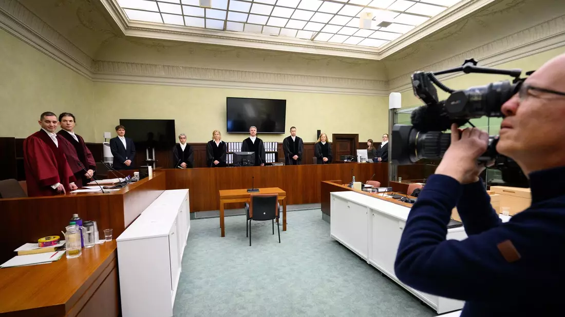 Im Spionage-Prozess vor dem Berliner Kammergericht gegen den früheren BND-Mitarbeiter Carsten L. und seinen mutmaßlichen Komplizen, Arthur E., steht das Urteil noch aus. Die Bundesanwaltschaft wirft ihnen Landesverrat vor. (Archivfoto) - Bild: Bernd von Jutrczenka/dpa