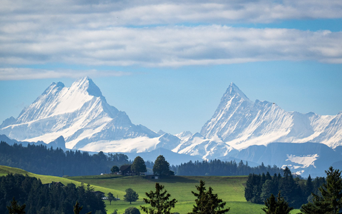 Wenn Deutsche so könnten, wie sie wollten, dann würden sie am liebsten in die Schweiz auswandern. (Archivbild) - Foto: Marcel Bieri/KEYSTONE/dpa