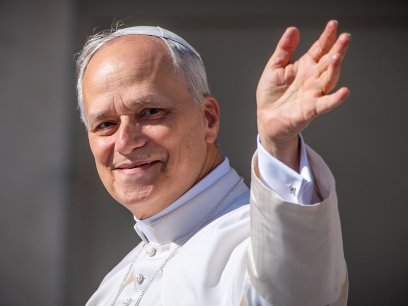 Papst Leo XIV. feiert seine offizielle Amtseinführung im Vatikan. - Foto: Michael Kappeler/dpa