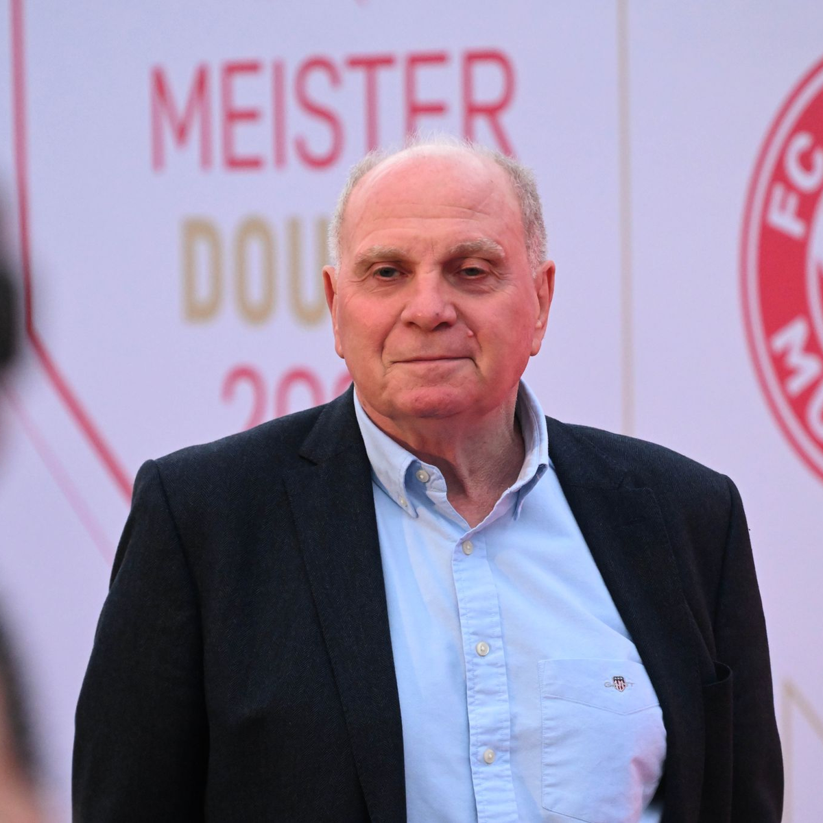 Von Ehrenpräsident Uli Hoeneß gab es mal wieder Klartext. - Foto: Felix Hörhager/dpa