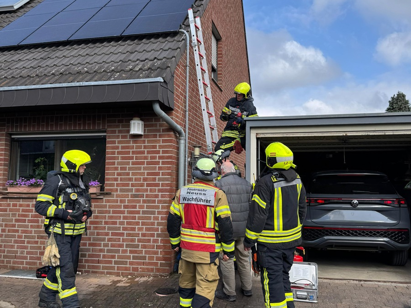 FW-NE: Kabelbrand an Photovoltaikanlage löst Feuerwehreinsatz aus | Keine Verletzten - Foto: presseportal.de