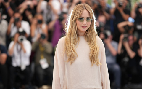 Robert Pattinson ist an der Seite von Jennifer Lawrence im Film zu sehen. - Foto: Scott A Garfitt/Invision/AP/dpa