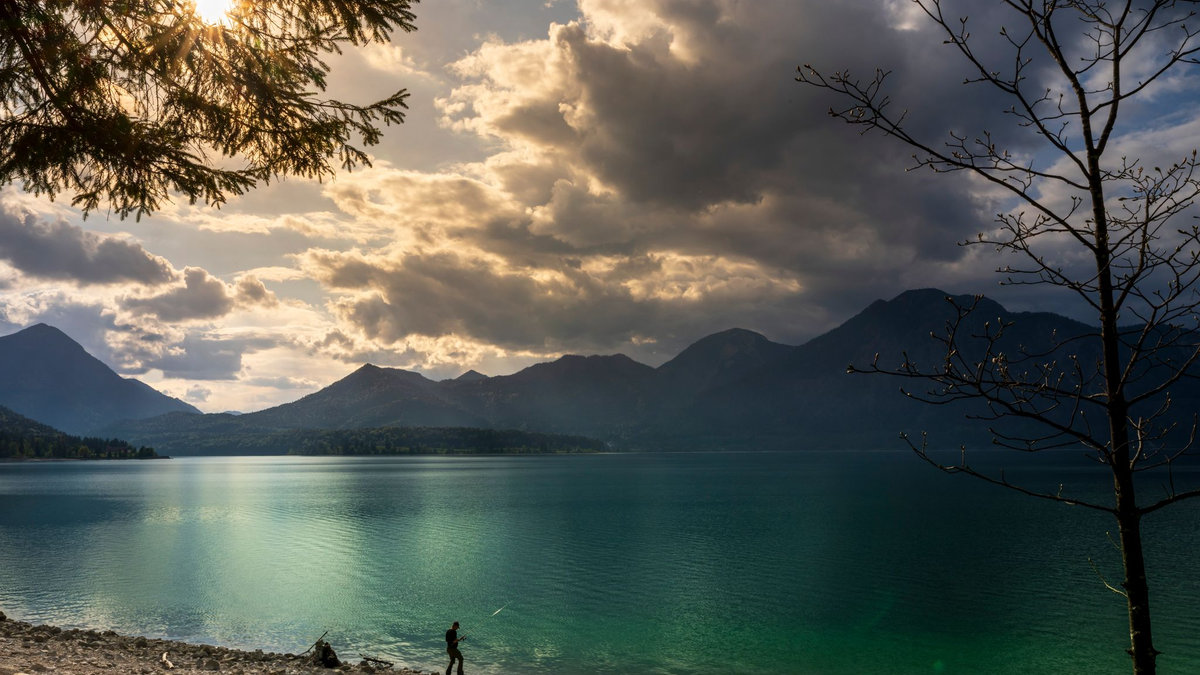 Nach einem sonnenreichen Start in die neue Woche wird das Wetter ab Mittwoch unbeständig. (Foto-aktuell) - Foto: Peter Kneffel/dpa