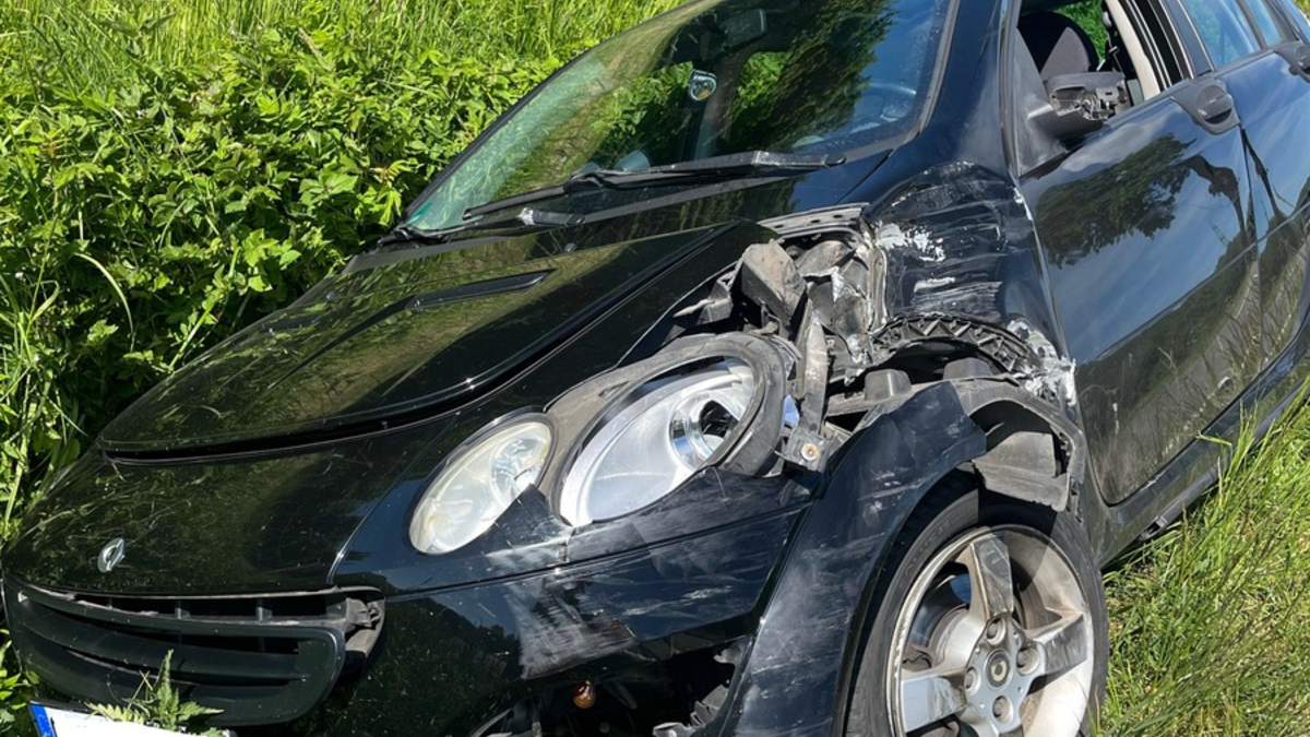 POL-GM: In Kurve von der Straße abgekommen - Foto: presseportal.de