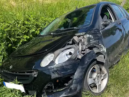 POL-GM: In Kurve von der Straße abgekommen - Foto: presseportal.de