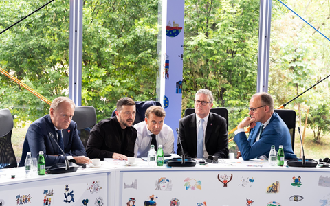 So sah es aus, als Merz, Macron und Starmer am Freitag mit Trump telefonierten. (Archivbild) - Foto: Steffen Kugler/Bundesregierung/dpa