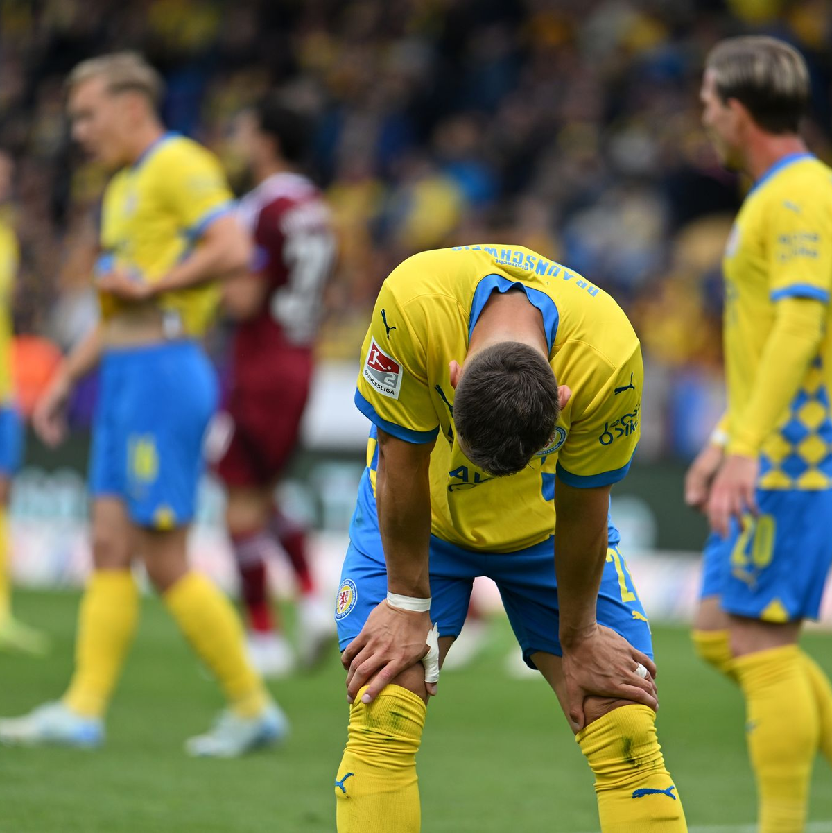 Vorgeführt: Braunschweig muss in die Relegation. - Foto: Swen Pförtner/dpa
