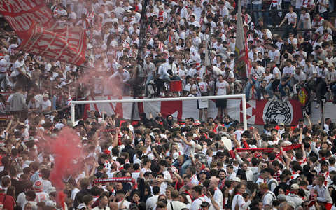 Der 71 Jahre alte Funkel liebäugelt mit noch einer Bundesliga-Saison als Trainer. - Foto: Anke Waelischmiller/dpa