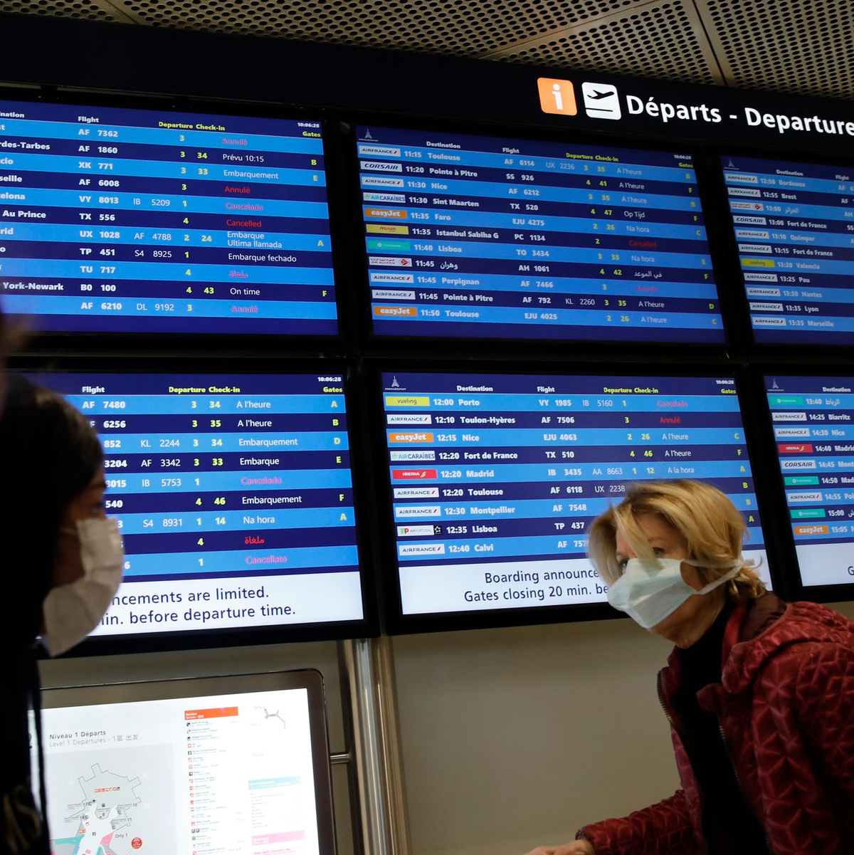 Bis zum Nachmittag wurden bereits mehrere Abflüge gestrichen, darunter Verbindungen nach Toulouse, Tunis und Palma de Mallorca. - Foto: Christophe Ena/AP/dpa