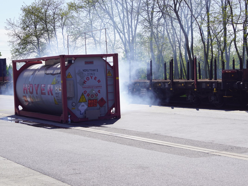 FW Mechernich: ABC-Übung am 26. April 2025 im Chemiepark Knapsack Hürth - Foto: presseportal.de