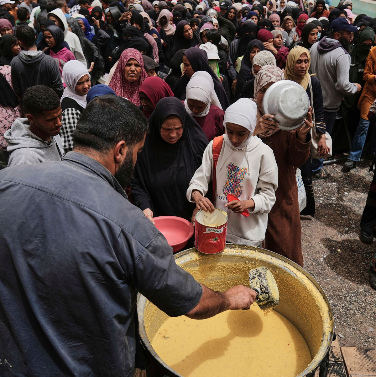 Am Sonntag wurden bei israelischen Luftangriffen Krankenhausangaben zufolge 44 Palästinenser getötet.  - Foto: Abdel Kareem Hana/AP/dpa