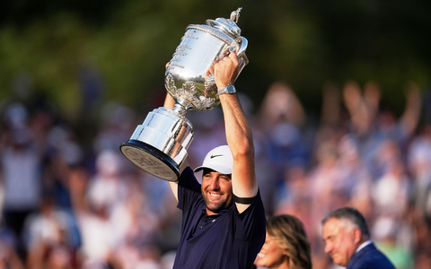 Scottie Scheffler holte sich bei der PGA Championship den dritten Major-Sieg seiner Karriere. - Foto: George Walker IV/AP/dpa