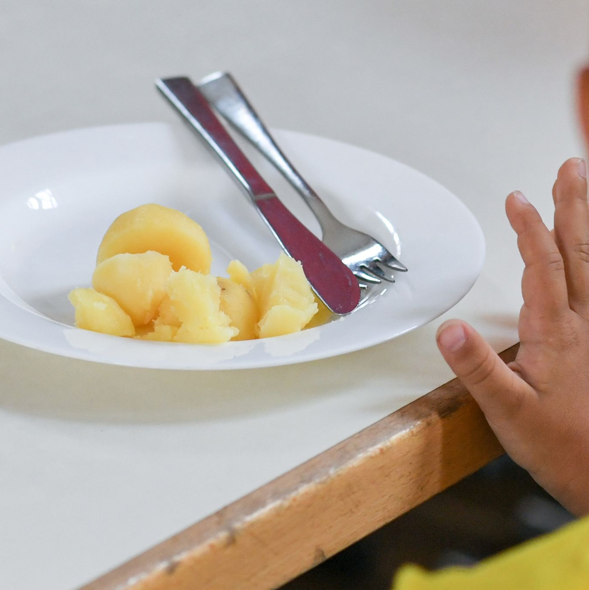 Hinter einem extrem wählerischen Essverhalten kann auch Arfid stecken. (Archivbild) - Foto: Jens Kalaene/dpa-Zentralbild/dpa-tmn