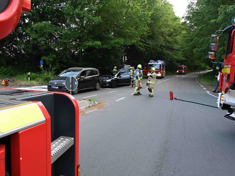 FW Pulheim: Auffahrunfall im Kreuzungsbereich der L213 - Foto: presseportal.de