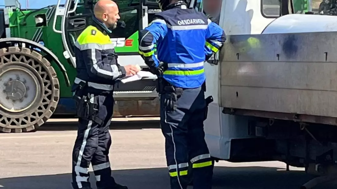 POL-SL: Internationale Kontrolle des Schwerlastverkehrs / Schwerpunktkontrolle von Abfalltransporten in Großrosseln und Dillingen - Bild: presseportal.de