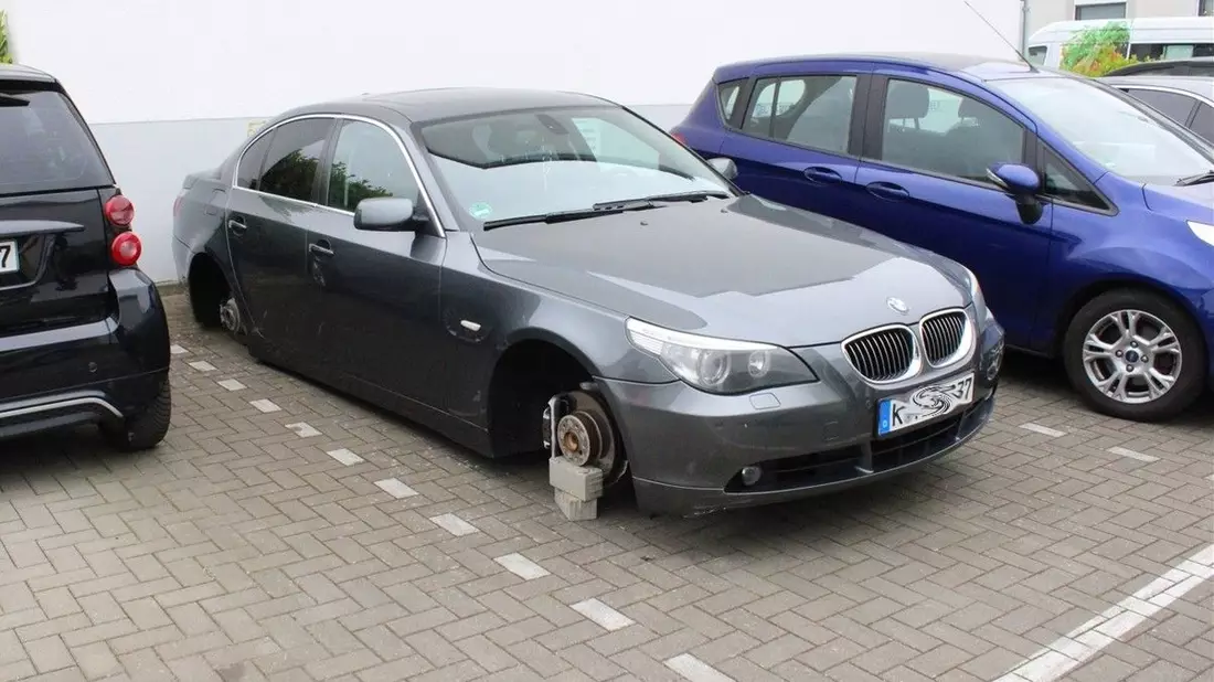 POL-RBK: Bergisch Gladbach - Räder von BMW abmontiert - Bild: presseportal.de