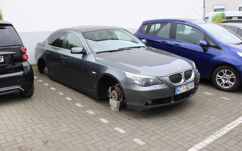 POL-RBK: Bergisch Gladbach - Räder von BMW abmontiert - Foto: presseportal.de