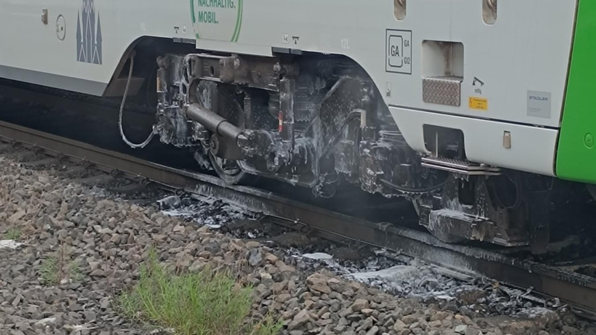 BPOL NRW: Rauchentwicklung am Zug - Bundespolizei sperrt Gelsenkirchener Hbf - Foto: presseportal.de
