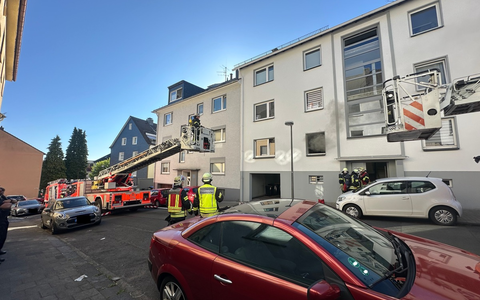 FW-RS: Zimmerbrand in der Fachschulstraße - eine Person verletzt - Foto: presseportal.de