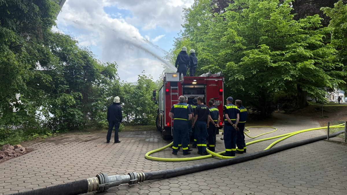 BPOL NRW: Internationale Streife von Marechaussee und Bundespolizei stoppt Dealer nach Verfolgungsfahrt - Foto: presseportal.de