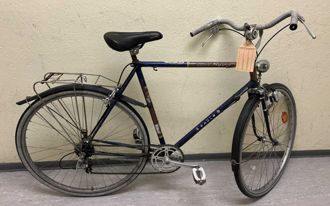 POL-F: 250519 - 0534 Frankfurt - Westend Fahrraddiebe auf frischer Tat festgenommen - Eigentümer gesucht - Foto: presseportal.de