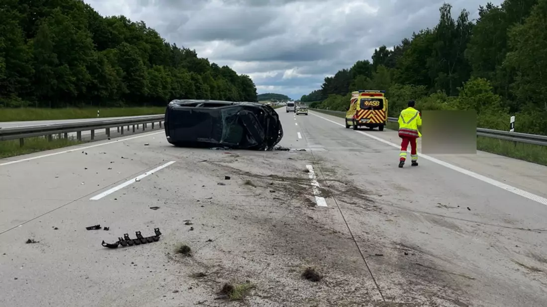 API-TH: VW überschlägt sich - vom Unfallverursacher fehlt jede Spur - Bild: presseportal.de