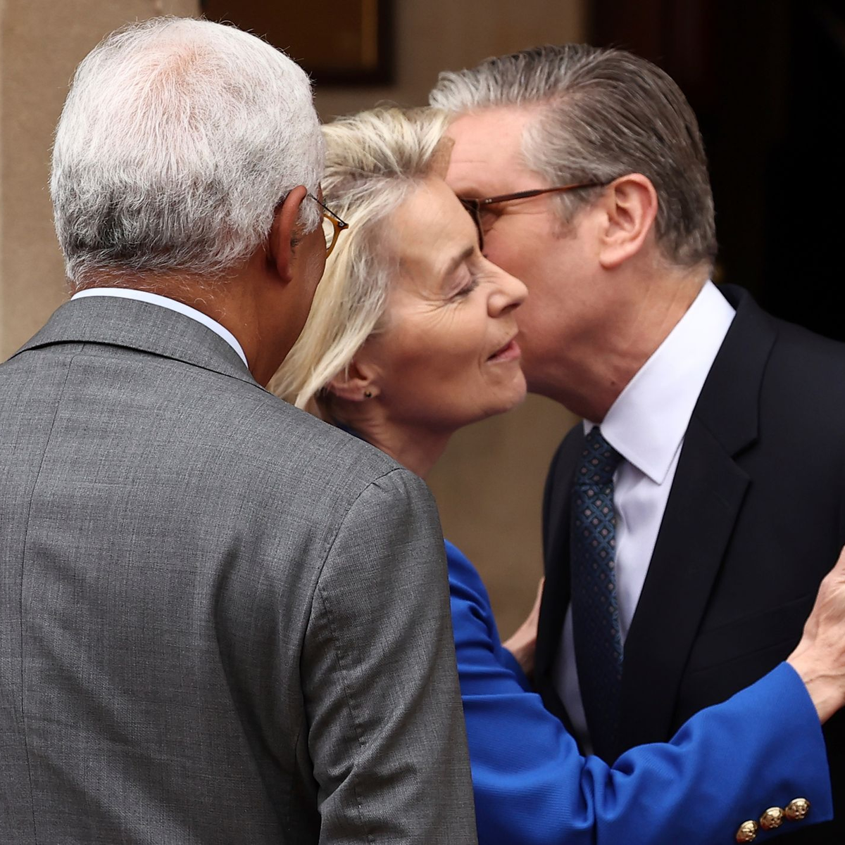 Enger kooperiert werden soll unter anderem bei den Themen Sicherheit und Verteidigung, Lebensmittelstandards, Energie, Migration. - Foto: Henry Nicholls/Pool AFP/AP/dpa